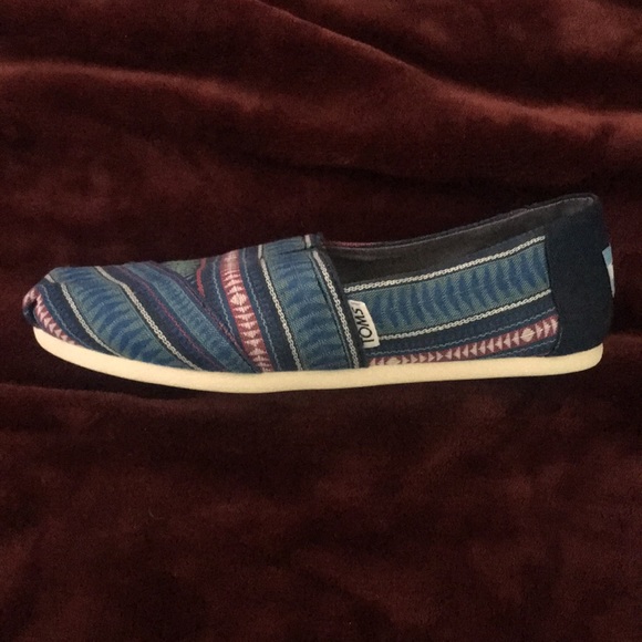 TOMS - Picture 3 of 3